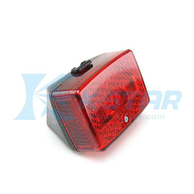 PILOTO TRASERO PUCH MAXI BASE NEGRA CON LENTE ROJA
